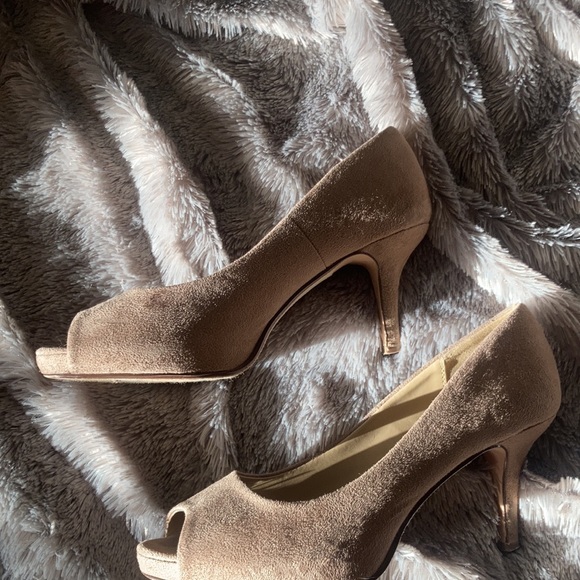 City classified grey heels - Picture 2 of 3